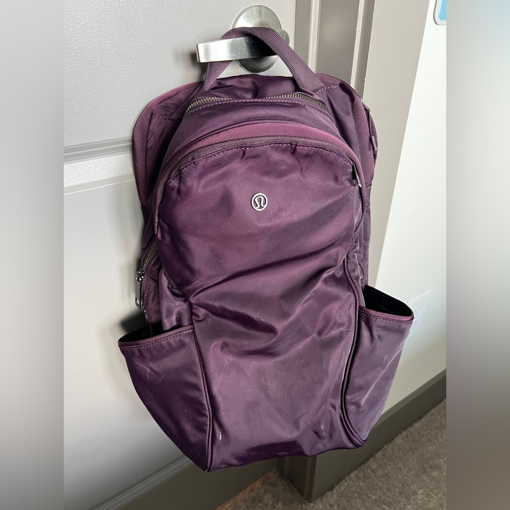 Lululemon Out of Range 20L backpack